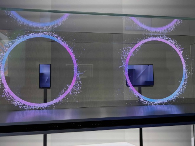 سامسونگ از گوشی سه‌تاشو خود پرده برداشت؛ تبلتی ۱۰ اینچی که در جیب جا می‌شود