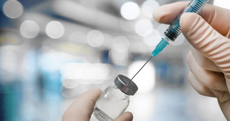 درخواست وزارت بهداشت برای تزریق واکسن کرونا