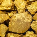 سقوط نسبی قیمت طلا