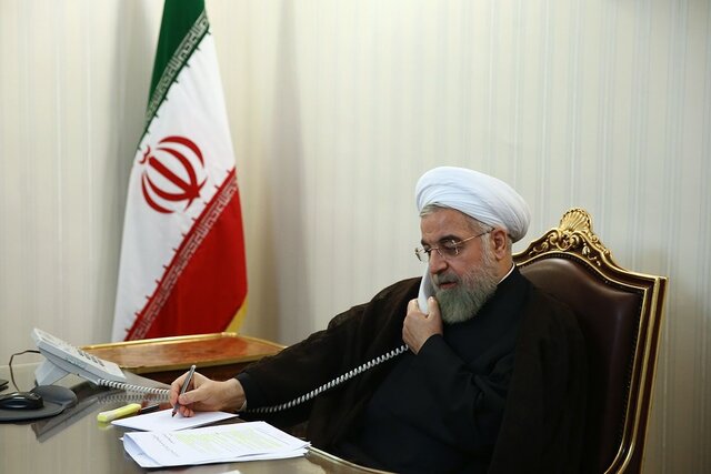 سرعت سقوط بورس تندتر شد | دولت حسن روحانی اعتبار نظام را خدشه دار کرد