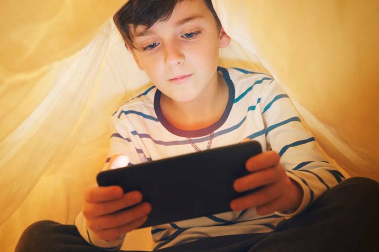 تغییر در بازی‌های آنلاین کودکان برای ادامه بازی و پرداخت پول بیشتر