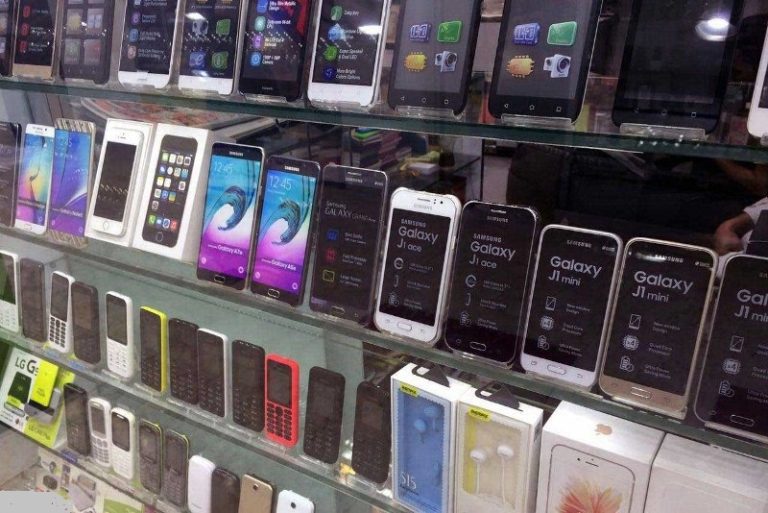 کاهش چشمگیر واردات گوشی
