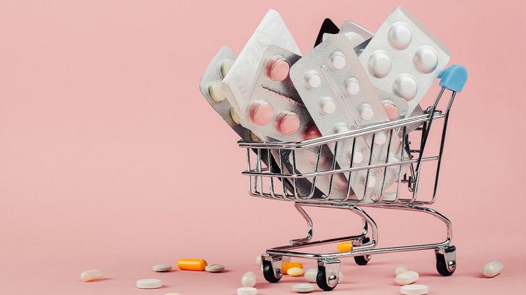 عدم پیگیری شکایات از سکوهای فروش دارو توسط سازمان غذا و دارو