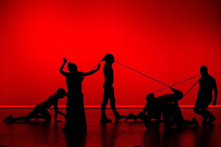 سرکوب احساسات توسط بازیگران هنگام ایفای یک نقش جدید