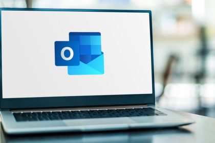 نحوه حذف ایمیل ها در Outlook - آموزش کامل