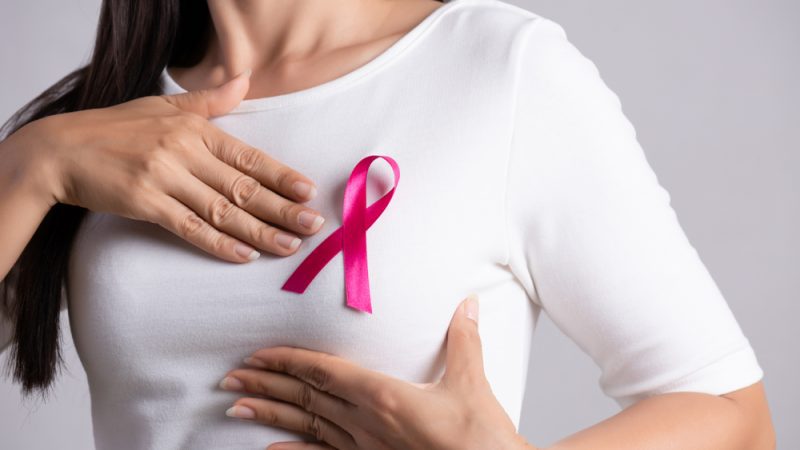 دانشمندان: نرخ ابتلا به سرطان سینه در زنان جوان درحال افزایش است.