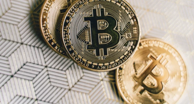 آغاز روند صعودی ماهانه بیتکوین 28 اسفند 1402