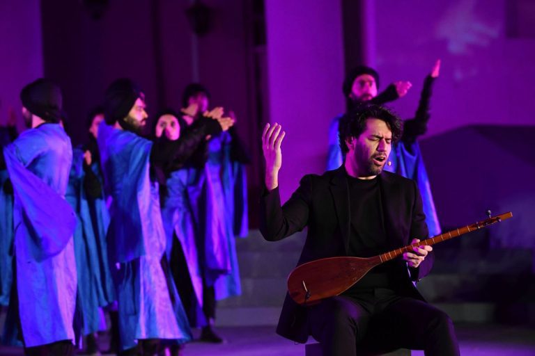 سهراب پورناظری سیصد را به صحنه می برد