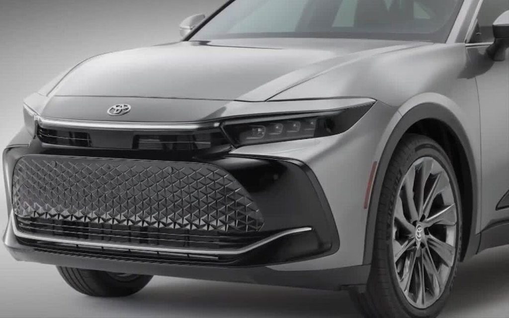 فراخوان تویوتا برای بازگشت 13 هزار خودرو به کارخانه به دلیل مشکل در دوربین جلو و عقب