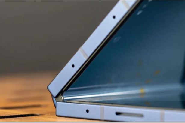 خبر بد برای علاقه‌مندان؛ احتمال لغو تولید iQOO 15 Mini قوت گرفت
