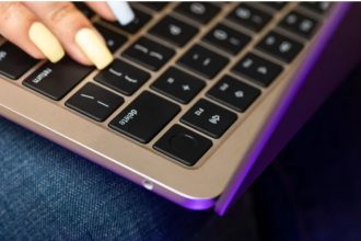 اپل مک‌بوک ایر M4 را زودتر از آیفون SE 4 و آیپد ۱۱ معرفی می‌کند