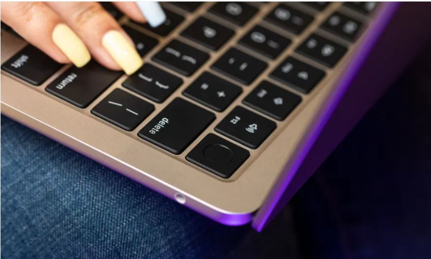 اپل مک‌بوک ایر M4 را زودتر از آیفون SE 4 و آیپد ۱۱ معرفی می‌کند