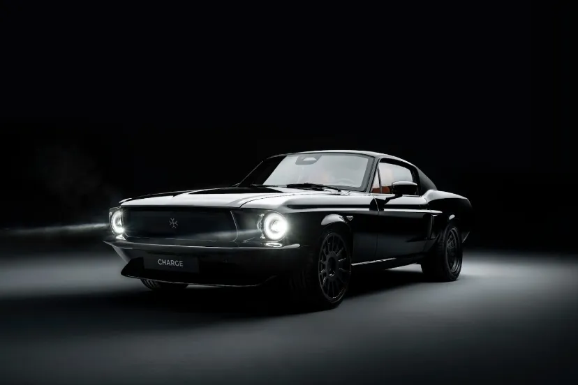 موستانگ کلاسیک، قلب برقی: چارج کارز با موستانگ ۱۹۶۷ الکتریکی تاریخ‌ساز می‌شود