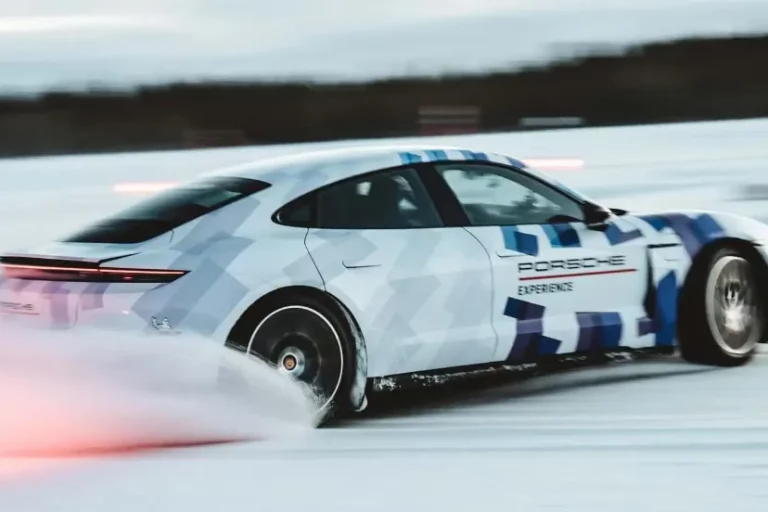 پورشه تایکان رکورد دریفت روی یخ را شکست!