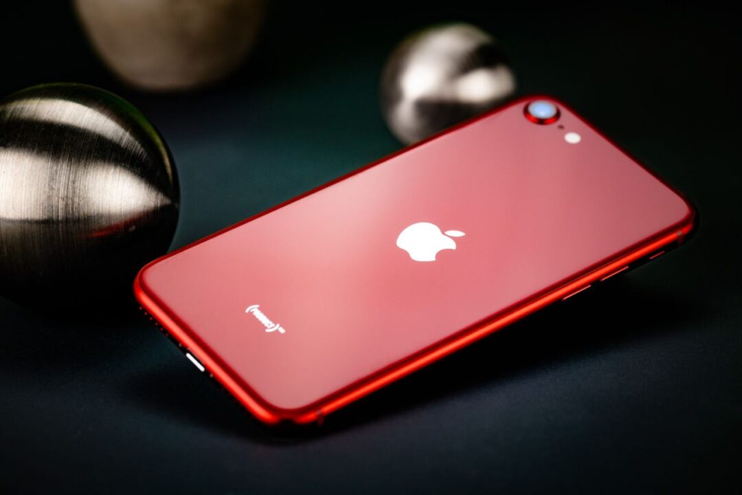 اپل احتمالاً سری iPhone e را به چرخه‌ به‌روزرسانی سالانه اضافه می‌کند
