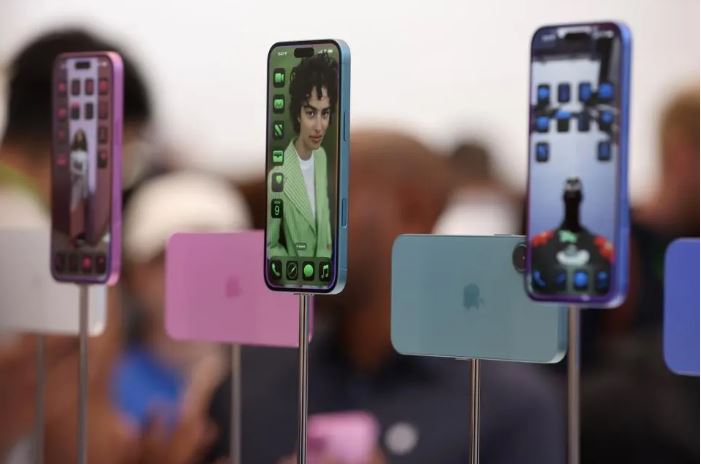 iOS 18.4: اپلیکیشن Vision Pro به آیفون می‌آید