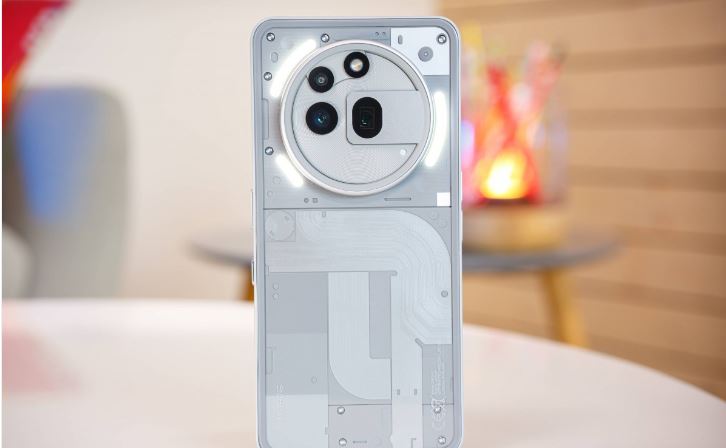 بررسی تخصصی Nothing Phone (3a) Pro: آیا ارزش خرید دارد؟