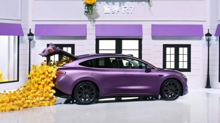 رکوردشکنی جدید در خودروهای برقی: Huawei و Chery با Luxeed R7 و برد حیرت‌انگیز 1627 کیلومتر!