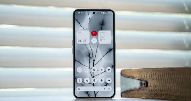 پرواز به سوی غرب: Nothing Phone (3) رسماً تأیید حضور در آمریکا را دریافت کرد