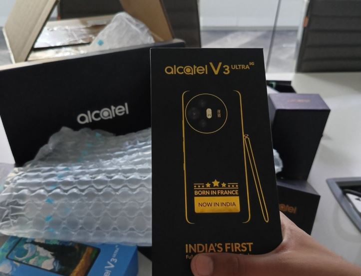 آلکاتل با مدل V3 Ultra بازمیگردد: معرفی گوشی مقرونبهصرفه 5G با طراحی جذاب