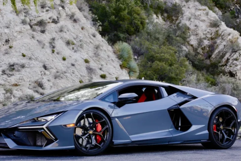معرفی لامبورگینی روئلتو: ابرخودروی ۵۰ میلیاردی که جادهها را به تسخیر درمیآورد