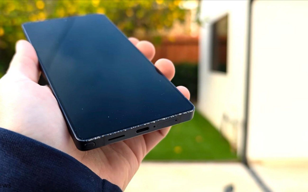 سقوط آزمایشی ۲۰۲۵: مقاومترین قابهای گوشی در برابر افتادن از ارتفاع ۹ متری 1 سقوط آزمایشی ۲۰۲۵: مقاومترین قابهای گوشی در برابر افتادن از ارتفاع ۹ متری