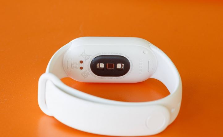 بررسی Xiaomi Smart Band 10؛ رقیب جدید برای سلطنت گجت‌های پوشیدنی اقتصادی
