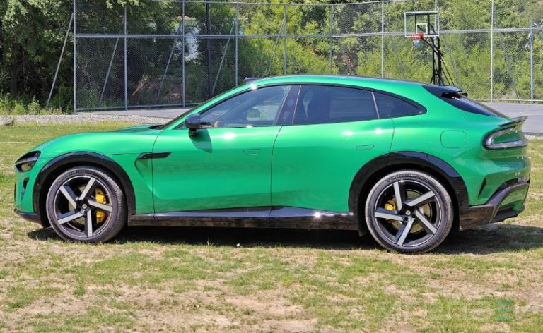 شیائومی YU7، غول جدید بازار خودروهای برقی: ۱۲ دلیل برتری شاسی‌بلند انقلابی شیائومی بر تسلا مدل Y