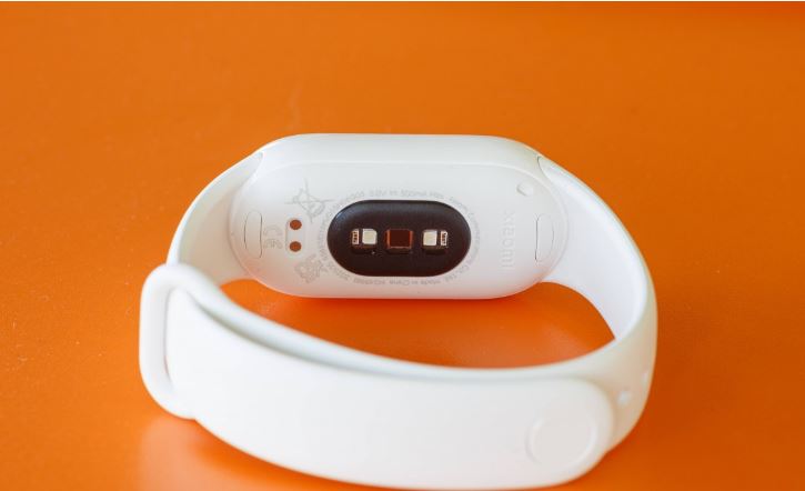 بررسی Xiaomi Smart Band 10؛ رقیب جدید برای سلطنت گجت‌های پوشیدنی اقتصادی