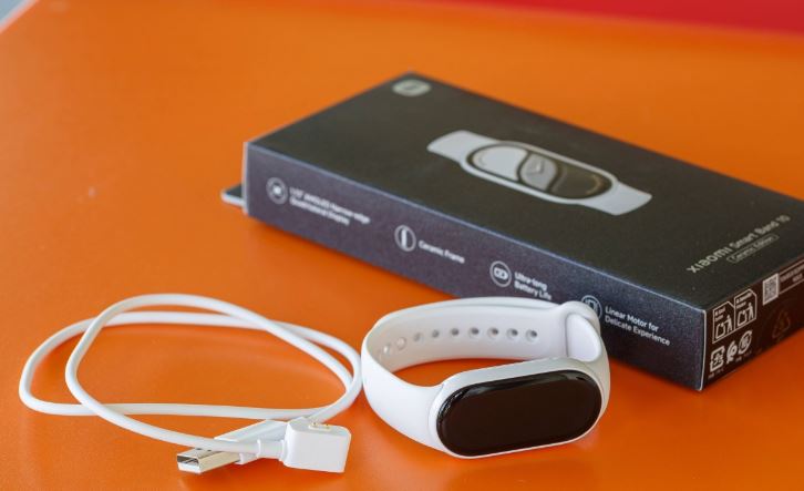 بررسی Xiaomi Smart Band 10؛ رقیب جدید برای سلطنت گجت‌های پوشیدنی اقتصادی