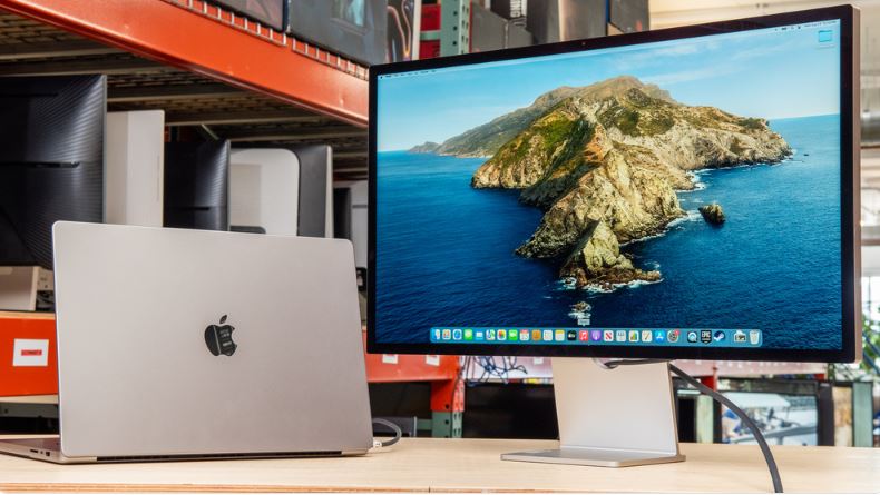 ۶ مانیتور پیشنهادی برای مکبوک پرو و ایر در ۲۰۲۵ | راهنمای خرید کامل