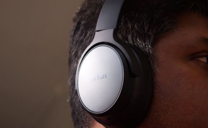 بررسی EarFun Tune Pro؛ هدفون بی‌سیم قدرتمند با عمر باتری بالا و قیمت اقتصادی