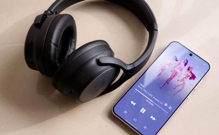 بررسی EarFun Tune Pro؛ هدفون بی‌سیم قدرتمند با عمر باتری بالا و قیمت اقتصادی