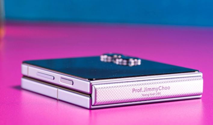 بررسی نسخه ویژه Honor Magic V Flip 2 با طراحی Jimmy Choo