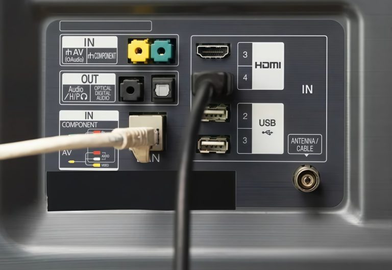 این ۵ وسیله را هرگز به پورت USB تلویزیون وصل نکنید