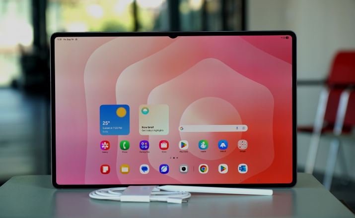 گلکسی تب S11 اولترا در دفتر ما؛ بررسی کوتاه پرچمدار جدید سامسونگ