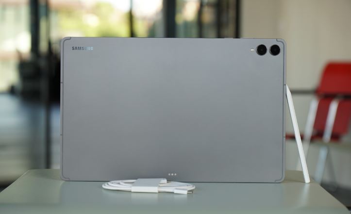 گلکسی تب S11 اولترا در دفتر ما؛ بررسی کوتاه پرچمدار جدید سامسونگ