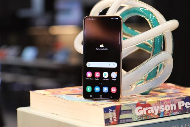 پایان پشتیبانی بزرگ سامسونگ؛ آخرین به‌روزرسانی One UI 8.0 برای سری Galaxy S22 منتشر شد