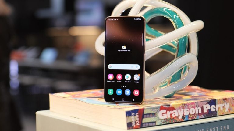پایان پشتیبانی بزرگ سامسونگ؛ آخرین بهروزرسانی One UI 8.0 برای سری Galaxy S22 منتشر شد