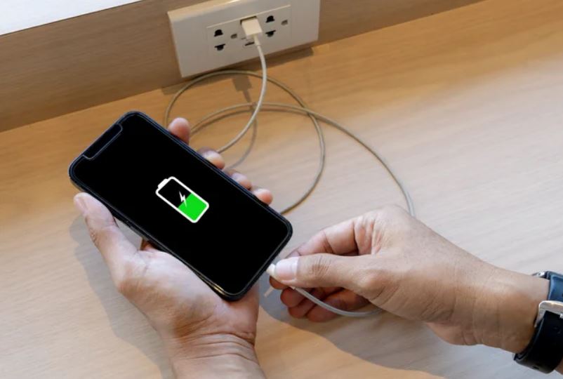 شارژر ارزان نخرید؛ خطرات پنهانی که جان دستگاهتان را تهدید می‌کند