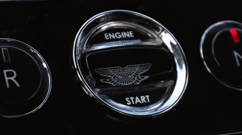 کلید کریستالی آستون مارتین؛ جواهری در دل کابین