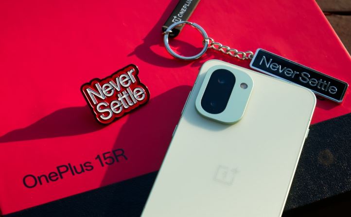 وانپلاس 15R از راه رسید؛ باتری غولپیکر ۷۴۰۰ میلیآمپری در کالبد یک هیولا 5 مشخصات فنی؛ قدرت بیپایان