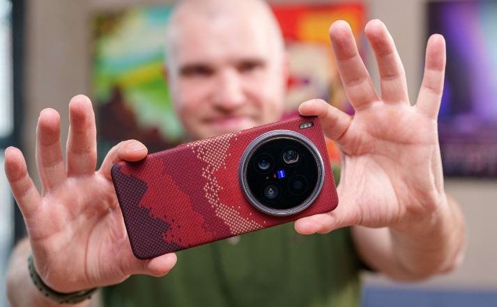 ۵ انتخاب برتر او را که ترکیبی از گوشی‌های تاشو و پرچمداران عکاسی هستند، بررسی می‌کنیم