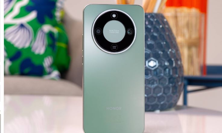 آنر Magic8 Lite معرفی شد؛ باتری غولپیکر در بدنهای باریک و مقاوم 1 شاهکار مهندسی: باتری ۷۵۰۰ میلیآمپری در بدنه ۷ میلیمتری!