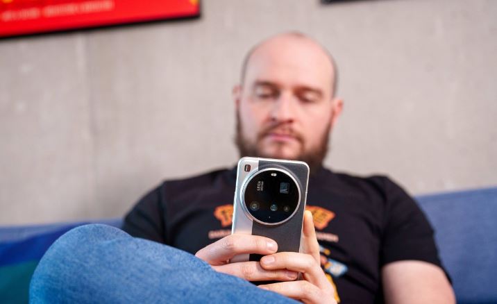 انتخابهای طلایی «رو» در ۲۰۲۵؛ ۴ گوشی برتر سال از نگاه Ro 1 شیائومی ۱۵ اولترا (Xiaomi 15 Ultra)