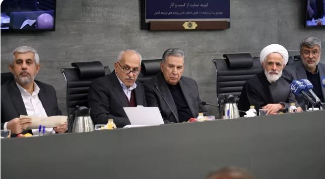 واکنش دولت به تغییر مرجع مجوز تاکسی‌های اینترنتی: مخالف هستیم