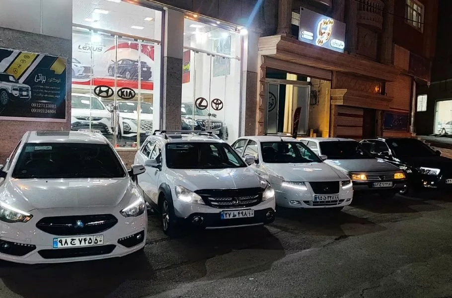 آخرین قیمت خودروهای داخلی و خارجی در بازار | ۳۰ دی ۱۴۰۴