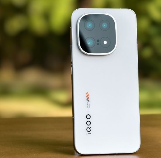  ایکو ۱۵ (iQOO 15)؛ پکیج کامل و محبوب‌ترین گزینه