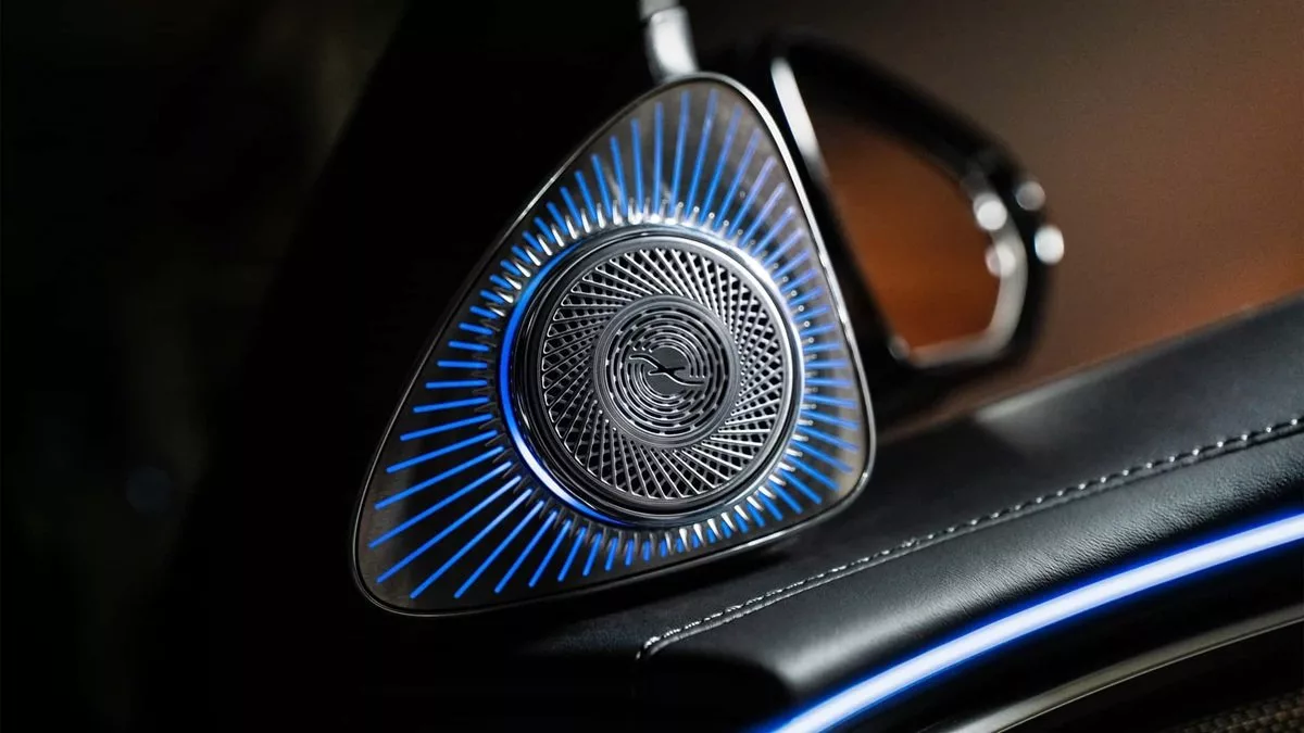 مرسدسبنز کلاس S نسل جدید رونمایی شد؛ قدرتنمایی موتور V8 با شتاب خیرهکننده 4 خداحافظی با هایپراسکرین، سلام به سوپراسکرین