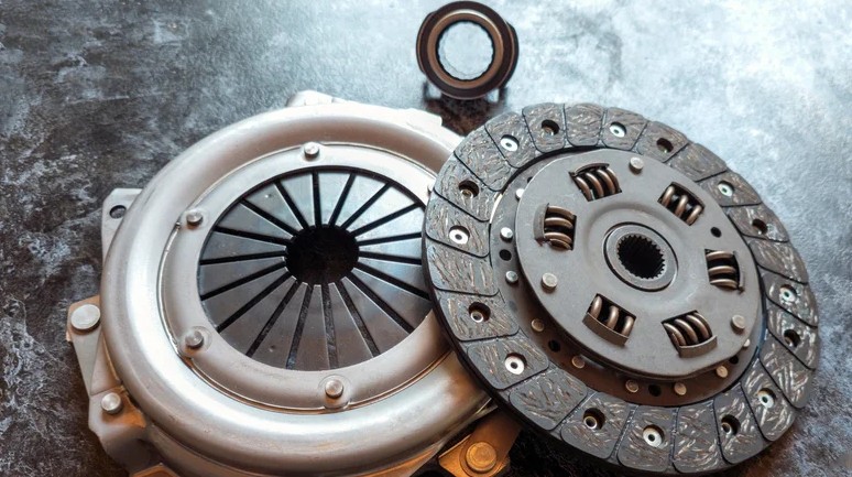 کلاچ اصلاً چه وظیفه‌ای دارد؟